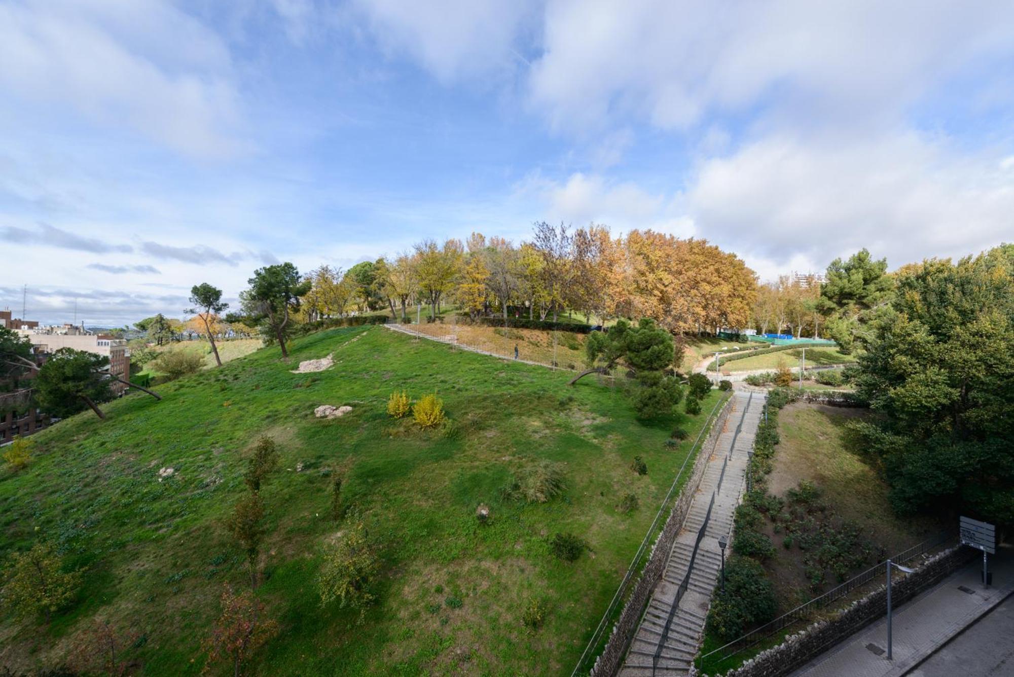 Appartamento Amplio Piso En Madrid Centro Con Vistas Al Templo De Debod Esterno foto