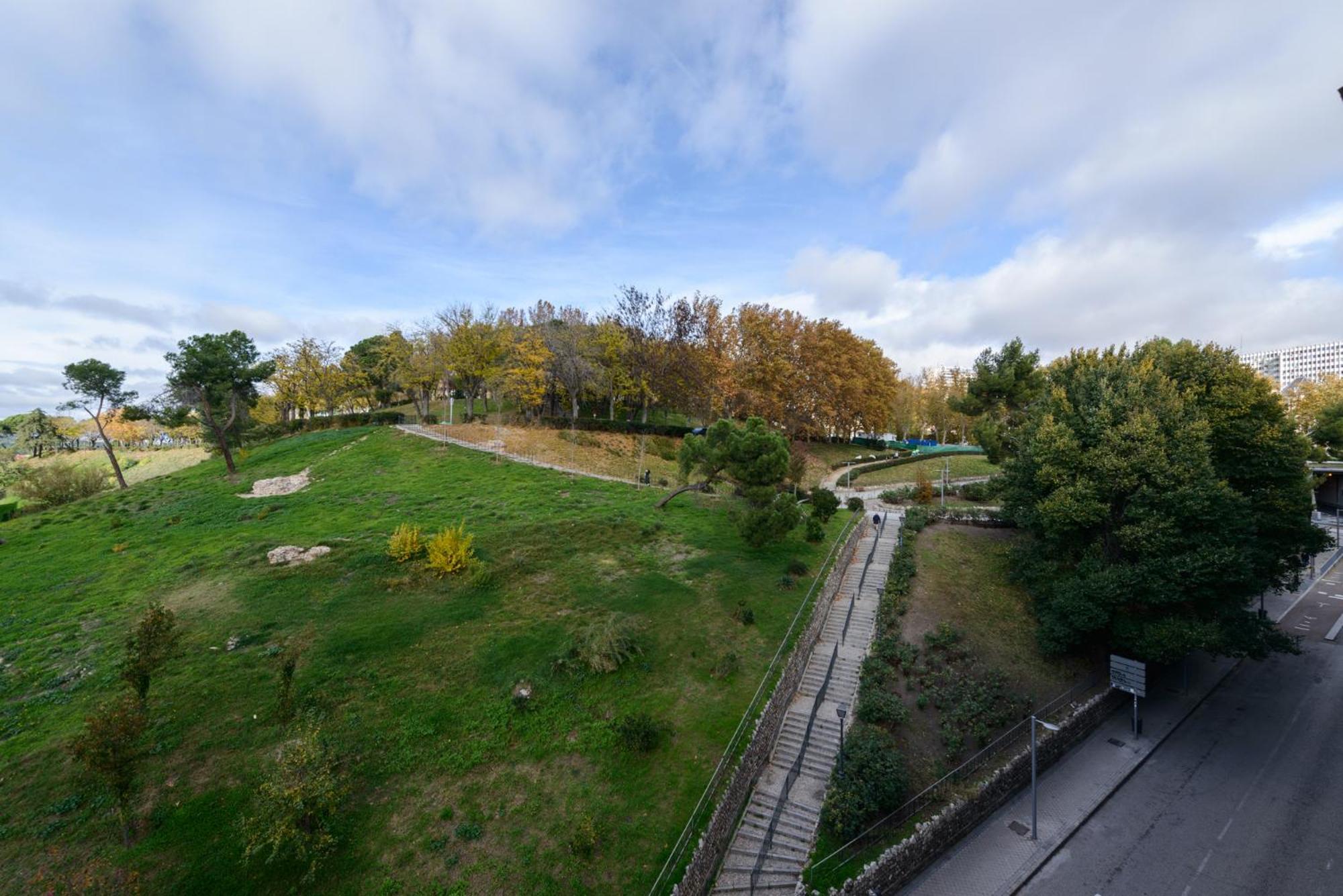 Appartamento Amplio Piso En Madrid Centro Con Vistas Al Templo De Debod Esterno foto