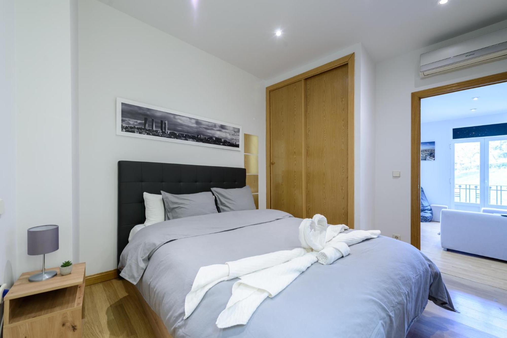 Appartamento Amplio Piso En Madrid Centro Con Vistas Al Templo De Debod Esterno foto